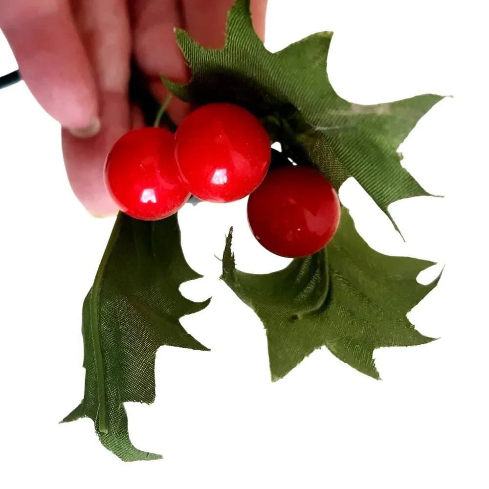 3 sets String Lights With 12 Holly Berry Clusters & Green Leaves - Festive Chris